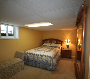 Downstairs bedroom 1.jpg